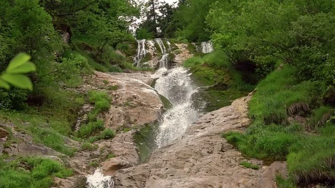 Waterfall in mountain 스톡 동영상 113565900