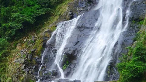 Waterfall in the mountain. WuLai District, New Taipei City, Taiwan. Stock-Footage 142345215