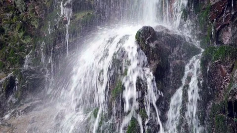 Waterfall in mountains in slow motion, high speed reel. super slow motion Vidéo 102677941