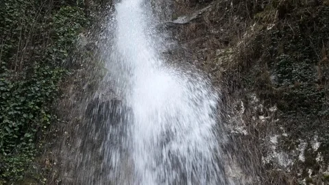 Waterfall in mountains in slow motion, high speed reel. Vidéo 103103155