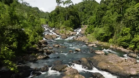 Waterfall in the Philippines. Limunsudan Falls. Vídeo Stock 250502783