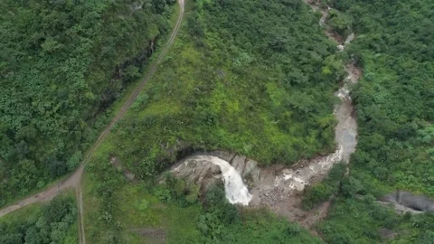 Waterfall reveal Stock Footage 183289906