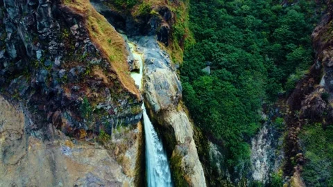 Waterfall at Rinjani Mountain 스톡 동영상 288841778
