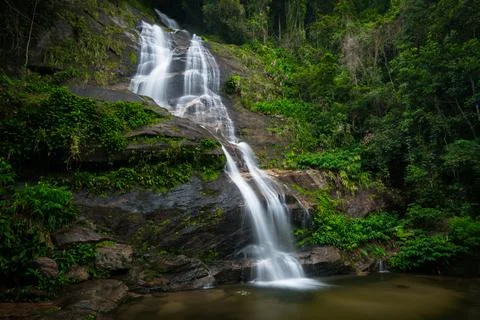 Waterfall on the Rocks Stock-Fotos