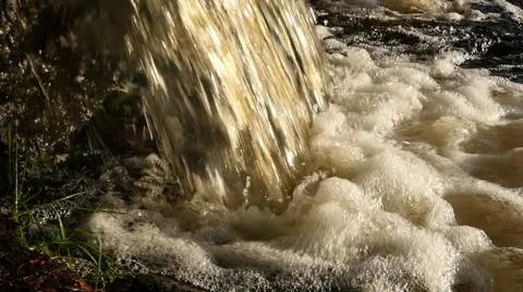 Waterfall slow motion Stockbeeldmateriaal 41310795