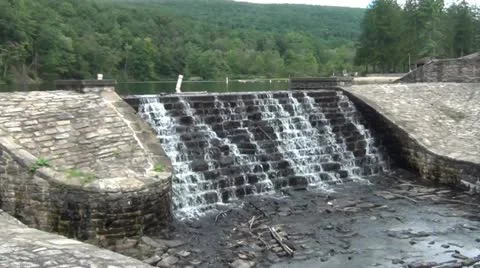Waterfall slow zoom in 1.mp4 库存影片 12556821