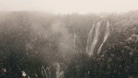 Waterfall in Snow_Plitvice Lakes 스톡 동영상 129773366