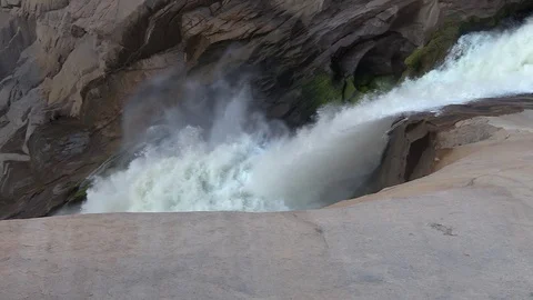 Waterfall sounds Stockbeeldmateriaal 120113438