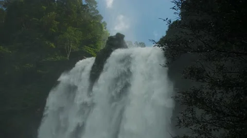 Waterfall in Srí lanka Stock Footage 167119547