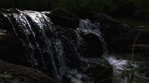 Waterfall from the stream to the lake of the mansion Video stock 138113130