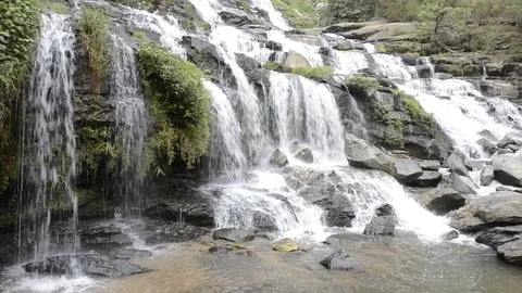 Waterfall in Thailand Vídeo Stock 85823856