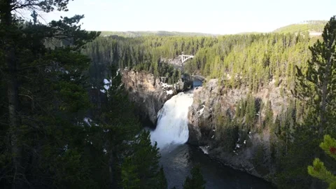 Waterfall - Upper Falls on the Yellowstone River Video stock 170079118