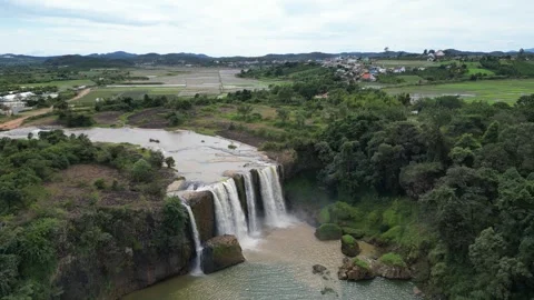 Waterfall in Vietnam Video stock 297431531