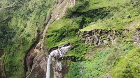 Waterfall view in rinjani mountain Stock Footage 207946399