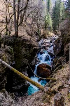 The waterfall on the way to kheerganga Stock Photos
