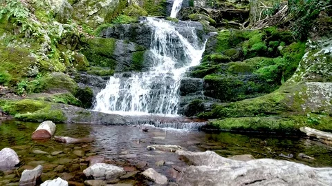 Waterfall Wide Dolly Up (Drone) Stockbeeldmateriaal 84082866