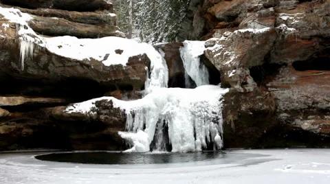 Waterfall in the winter Video stock 1001521