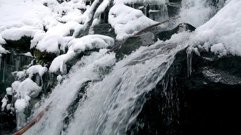 Waterfall in winter Video stock 101606281