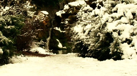 Waterfall in the winter snow 5 Video stock 596399