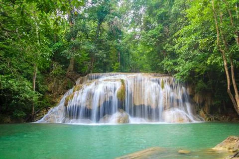 Waterfalls In Deep Forest at Erawan Waterfall in National Park Kanchanaburi T Foto stock