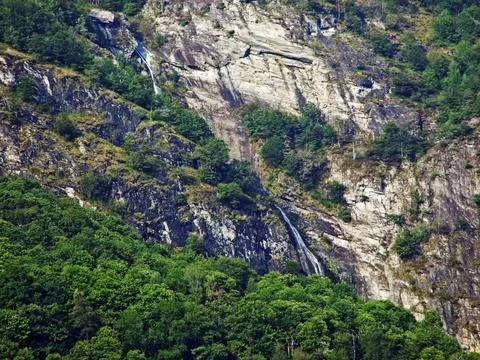 The waterfalls of Magic Valley or in the Valle di Maggia (Valle Maggia) 스톡 사진