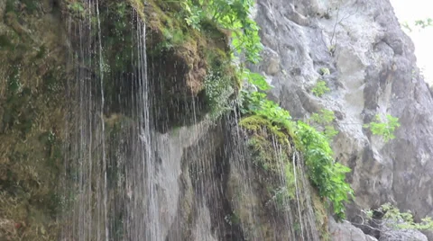 Waterfalls from the rocks 库存影片 28812136