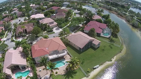 Waterfront homes aerial view Stock-Footage 47481107