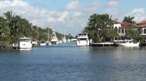 Waterfront homes in Florida Stock-Footage 45834113