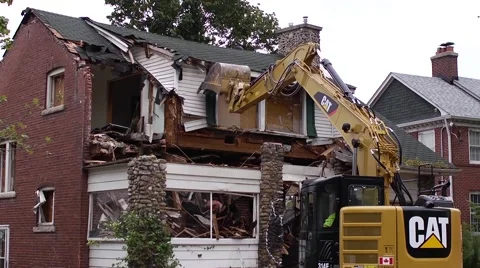 Waterfront property demolition Stock-Footage 51713599