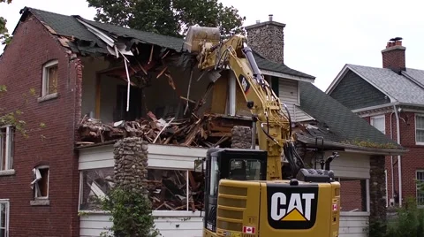 Waterfront property demolition Stock-Footage 51713653