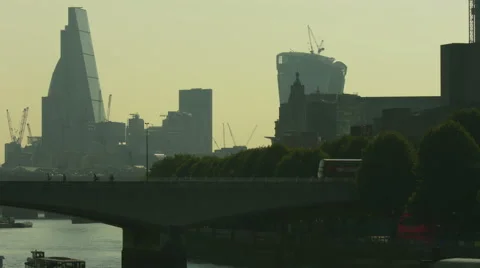 Waterloo Bridge and St Paul's Cathedral pan 4K 스톡 동영상 40773719