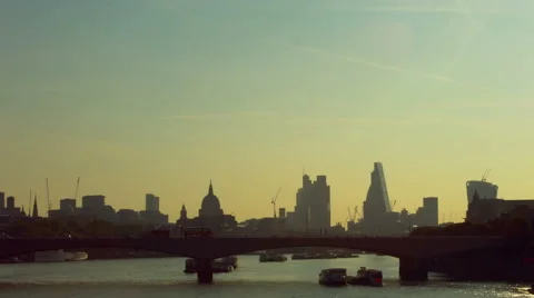Waterloo Bridge and St Paul's Cathedral 4K 스톡 동영상 40776301