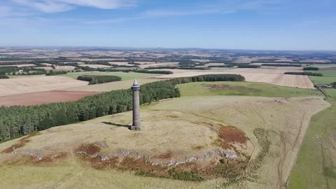 Waterloo Monument over Scottish fields and farms, Jedburgh, Scotland, UK Vidéo 317121819