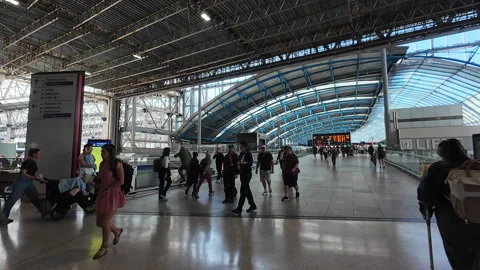Waterloo Station interior. Stock Footage 332416343