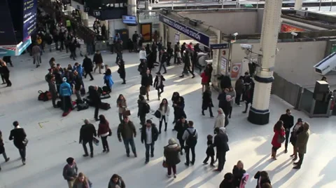 Waterloo train station Stock Footage 32898518
