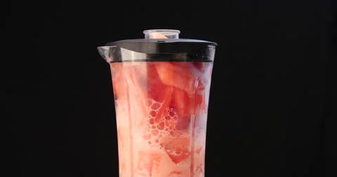 Watermelon in blender for shake 库存影片 162588499