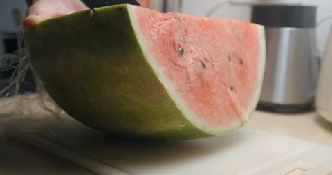 Watermelon slicing slowmotion, 4K DCI PRORES HQ Stock-Footage 94981597