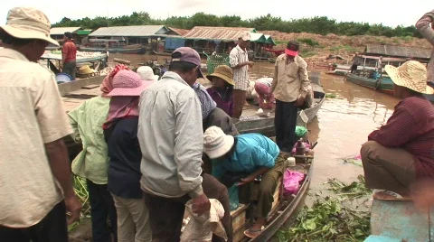 On the waterway Видео 522267