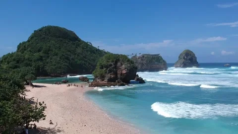 Watu leter Beach 스톡 동영상 242699862