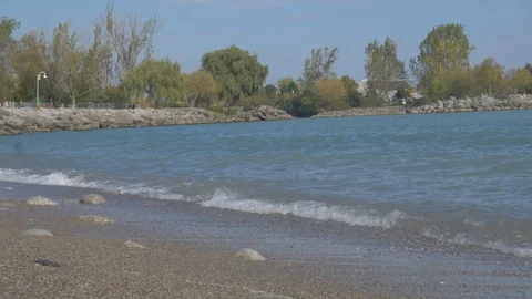 Wave 2 库存影片 118424681