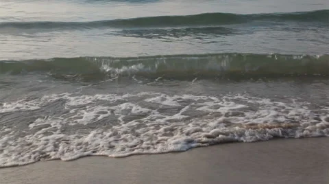 Wave on the beach at dusk Stock-Footage 45672533