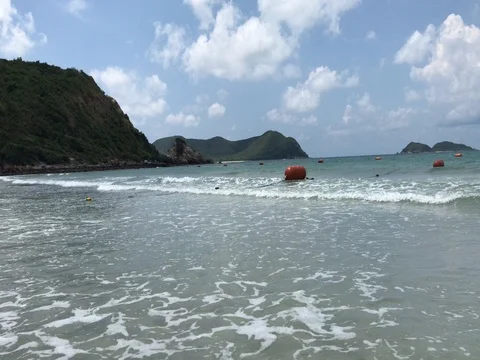 Wave on the beach 스톡 동영상 74608541