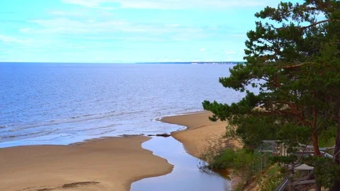 Wave on the beach / medium framing Video stock 91375057
