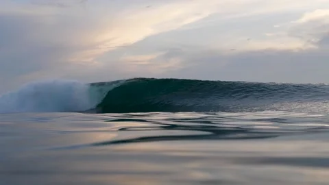Wave Breaking Mentawai Vídeos de archivo 296319580