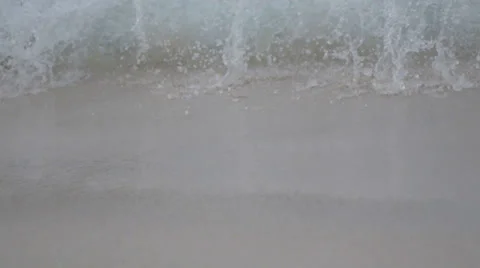 Wave breaking rack focus Stock Footage 32251194