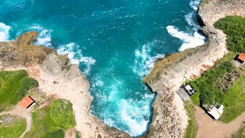 Wave breaks at Devil's Tear Nusa Lembongan Stock Footage 183164789