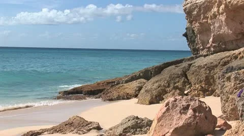 Wave crash on rocks Stock Footage 21254073