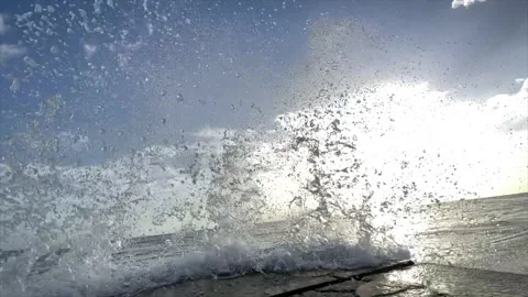 Wave Crashing Splash 6319 库存影片 220961410