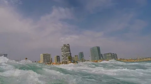 Wave Hits Hard In The Sea Vídeo Stock 68187381