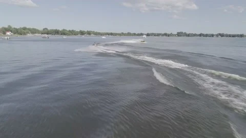 Wave runne action 4K LOG 库存影片 230924214
